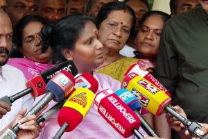 ചിറയിൻകീഴ് കൈയാങ്കളി: സംഭവങ്ങളിൽ നിലപാട് വ്യക്തമാക്കി രമ്യാ ഹരിദാസ്, സ്വാഭാവിക പ്രതികരണമെന്ന് വിശദീകരണം