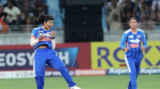 വനിതാ ഏഷ്യ കപ്പ്: പാക്കിസ്ഥാനെ 55 റൺസിന് പുറത്താക്കി ഇന്ത്യയ്ക്ക് ഏഴു വിക്കറ്റ് ജയം