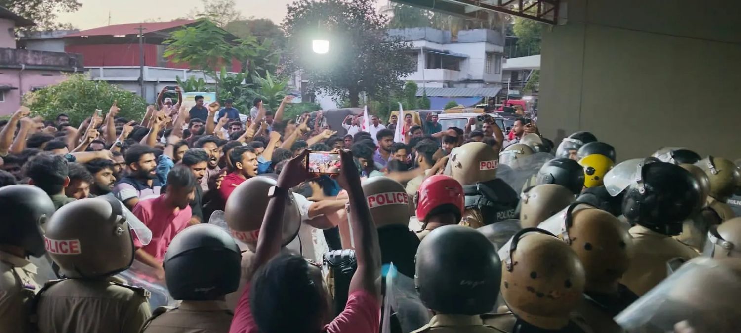വടകര പോലീസ് സ്റ്റേഷൻ മാർച്ച്: ഡിവൈഎഫ്ഐ നേതാക്കൾക്കെതിരെ കേസെടുത്തു
