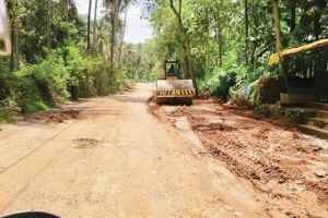 വിലങ്ങാട് പുനരധിവാസം വൈകുന്നു: ദുരന്തബാധിതർ റോഡ് പ്രവൃത്തി തടഞ്ഞു; നടപടികൾ വേഗത്തിലാക്കുമെന്ന് ഉദ്യോഗസ്ഥർ
