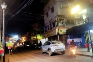 തെരുവുവിളക്കുകൾ കത്തുന്നില്ല; വടകര ക്വീൻസ് റോഡ് ഇരുട്ടിൽ