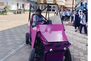 ആക്രിസാധനങ്ങളിൽ നിർമ്മിച്ച നാലുചക്രവാഹനം; ശ്രദ്ധനേടി പത്താംക്ലാസുകാരൻ്റെ കണ്ടുപിടുത്തം