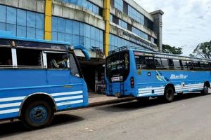 വടകരയിലെ സ്വകാര്യബസ് പണിമുടക്ക് പിൻവലിച്ചു: കളക്ടറുമായി നടത്തിയ ചർച്ച വിജയം