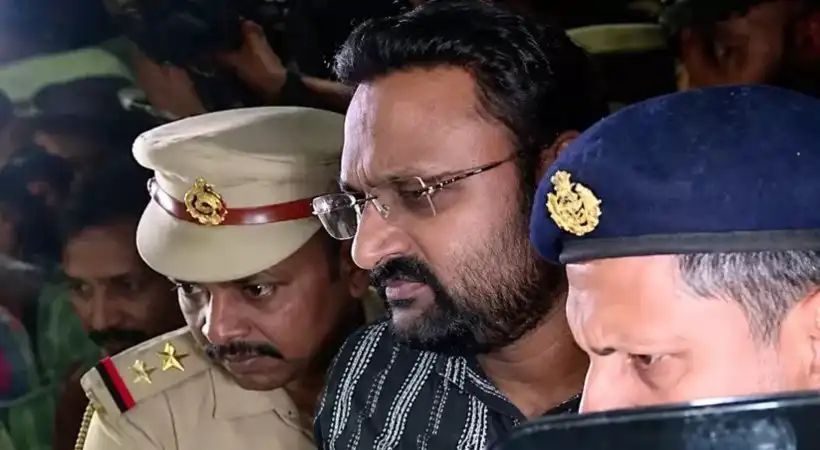 വീട്ടിൽനിന്ന് അനധികൃത മദ്യശേഖരം പിടികൂടിയ കേസ്: ആന്റോ അഗസ്റ്റിന്റെ ജാമ്യാപേക്ഷ തള്ളി