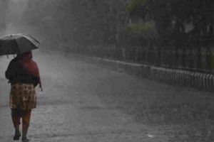 ബംഗാൾ ഉൾക്കടലിൽ ന്യൂനമർദ്ദം: സംസ്ഥാനത്ത് നാളെ മുതൽ മഴ വീണ്ടും ശക്തമാകും; വിവിധ ജില്ലകളിൽ യെല്ലോ അലേർട്ട്