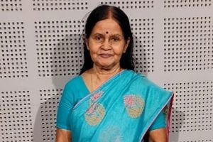 ചലച്ചിത്ര-നാടക നടി സാവിത്രി ശ്രീധരൻ അന്തരിച്ചു
