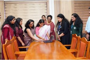 കരിയർ ബ്രേക്ക് വന്ന സ്ത്രീകൾക്ക് തൊഴിൽ അവസരം: '10000 വിമൻ ബാക്ക് ടു കരിയർ' വെബ്സൈറ്റ് ഉദ്ഘാടനം ചെയ്ത് മന്ത്രി ബിന്ദു കൃഷ്ണ