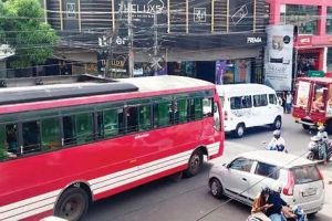 വടകരയിലെ ഗതാഗതനിയന്ത്രണം: മുൻകൂട്ടി അറിയിപ്പില്ല, ആസൂത്രണപ്പിഴവിൽ നഗരത്തിൽ രൂക്ഷമായ ഗതാഗതക്കുരുക്ക്