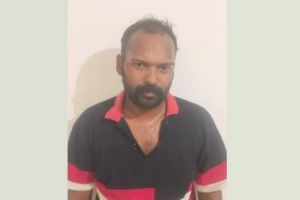 ബ്ലൂടൂത്ത് സ്പീക്കർ തിരികെ ചോദിച്ചതിനെത്തുടർന്നുണ്ടായ തർക്കം; കുട്ടികളെയടക്കം തീ കൊളുത്തിക്കൊല്ലാൻ ശ്രമിച്ച പ്രതി പിടിയിൽ