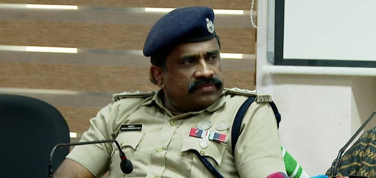 ഡി.വൈ.എസ്.പി. ഉമേഷിനെ തിരിച്ചെടുക്കാനുള്ള തീരുമാനം മരവിപ്പിച്ചു; നടപടി കോൺഗ്രസ് അമർഷത്തെ തുടർന്ന്