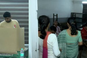 സംസ്ഥാനത്തെ 38 തദ്ദേശ വാർഡുകളിൽ ഉപതിരഞ്ഞെടുപ്പ്: വോട്ടെടുപ്പ് ആരംഭിച്ചു