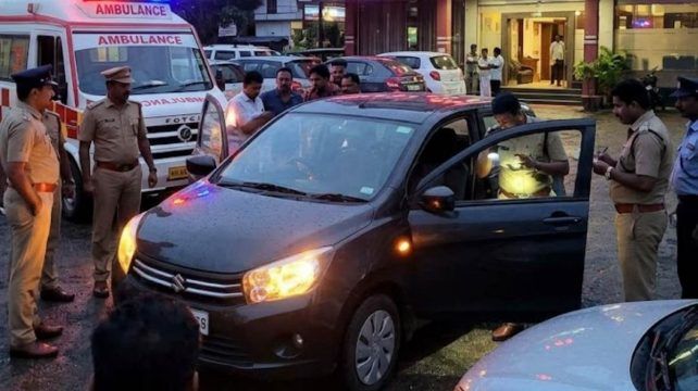 പെരുമ്പാവൂരിൽ ബാർ ഹോട്ടലിൽ പാർക്ക് ചെയ്ത കാറിനുള്ളിൽ മൃതദേഹം കണ്ടെത്തി