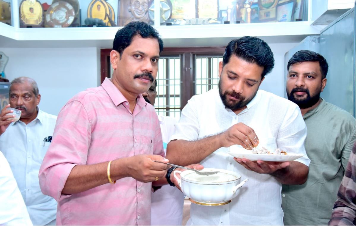 prakash-hotel-vatakara-unni