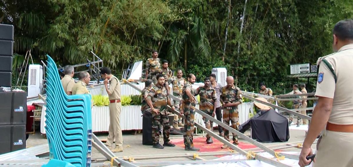 കുമളിയിൽ വനംവകുപ്പിന്റെ പന്തൽ തകർന്നുവീണു; രണ്ട് പൊലീസുകാർക്ക് പരിക്ക്