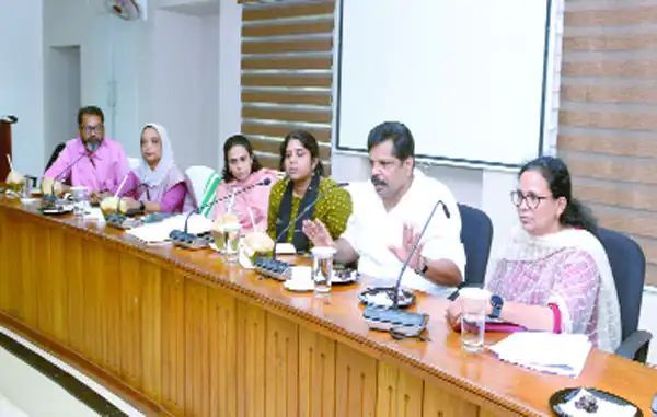 വടകര റവന്യൂ ടവർ നിർമ്മാണം വേഗത്തിലാക്കാൻ റവന്യൂ മന്ത്രിയുടെ നിർദേശം
