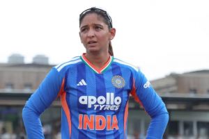 ഏഷ്യൻ ഗെയിംസ് സ്വർണ നേട്ടത്തിന് പിന്നാലെ ഇന്ത്യൻ വനിതാ ക്രിക്കറ്റ് ക്യാപ്റ്റൻ സ്ഥാനം ഒഴിഞ്ഞ് ഹർമൻപ്രീത് കൗർ