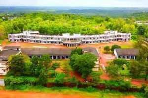 ഹോസ്റ്റൽ നടത്തിപ്പിൽ ക്രമക്കേട് നടത്തി പണം തട്ടി: കണ്ണൂർ സർവകലാശാല സിൻഡിക്കേറ്റ് അംഗത്തിനെതിരെ പരാതി