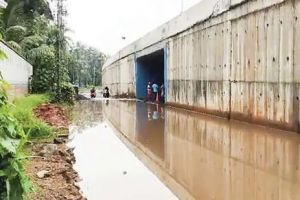 ദേശീയപാത വികസനം: പരമ്പരാഗത വഴികൾ തടസ്സപ്പെടുന്നതിൽ പ്രതിഷേധം ശക്തമാകുന്നു; കൊയിലാണ്ടിയിൽ നിർമാണപ്രവൃത്തികൾ തടഞ്ഞു