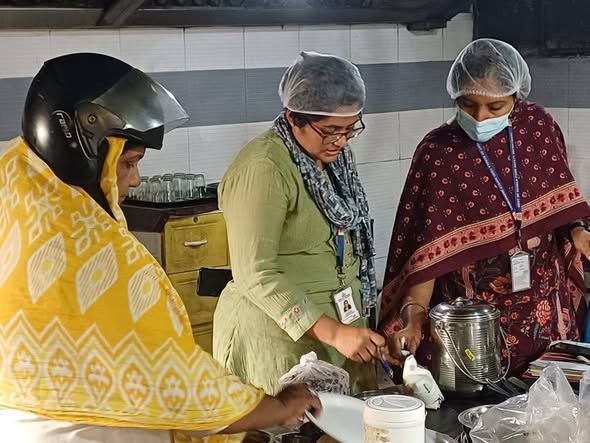 201 സ്ഥാപനങ്ങളിൽ ഓപ്പറേഷൻ തെളിമ: ഉപയോഗശൂന്യമായ 238 ലിറ്റർ എണ്ണ നശിപ്പിച്ചു; 10 സ്ഥാപനങ്ങൾ പൂട്ടിരിശോധന; 66 സ്ഥാപനങ്ങൾക്ക് പിഴ ഈടാക്കാൻ നോട്ടീസ് | 23 എണ്ണസാമ്പിളുകൾ ലാബിലേക്ക്
