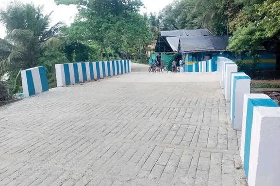 കൊല്ലം അരയൻകാവ്, കൂത്തംവള്ളി പാലങ്ങൾ ഉദ്ഘാടനത്തിനൊരുങ്ങി