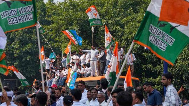 സുപ്രീംകോടതിയിലേക്ക് ഇന്ത്യാ സഖ്യത്തിന്റെ മാർച്ച്; ബാരഖംബയിൽ സംഘർഷവും അറസ്റ്റും