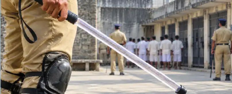 മുളയ്ക്ക് പകരം ഫൈബര്‍ ലാത്തികള്‍; ജയിലില്‍ മര്യാദ ലംഘിച്ചാല്‍ ഇനി 'പൊള്ളും'