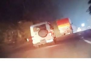 രാത്രിയിൽ കക്കൂസ് മാലിന്യം തള്ളാൻ നമ്പർപ്ലേറ്റില്ലാത്ത ലോറി; അതിസാഹസികമായി പിന്തുടർന്ന് തിരുവമ്പാടി പോലീസ്