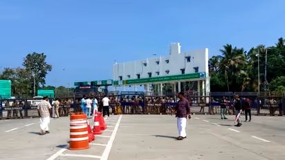 നാട്ടികയിലെ ടോൾപിരിവിന് ഇടക്കാല സ്റ്റേ ഇല്ല; ടോൾ നിർത്താനാകില്ലെന്ന് ദേശീയപാത അതോറിറ്റി ഹൈക്കോടതിയിൽ