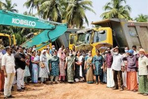 കൊയിലാണ്ടി: നന്തി-ചെങ്ങോട്ടുകാവ് ബൈപ്പാസിൽ അടിപ്പാത ആവശ്യപ്പെട്ട് നാട്ടുകാരുടെ പ്രക്ഷോഭം ശക്തമായി; നിർമാണ പ്രവൃത്തികൾ തടഞ്ഞു