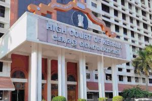 നെടുമ്പാശ്ശേരി മിനി കൂപ്പർ അപകടം: റോഡുകളിലെ അമിതവേഗതയിൽ ആശങ്ക പ്രകടിപ്പിച്ച് ഹൈക്കോടതി