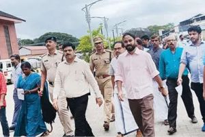 ഉദ്ഘാടനത്തിനൊരുങ്ങി ഫറോക്ക് അമൃത് ഭാരത് റെയിൽവേ സ്റ്റേഷൻ: പാലക്കാട് ഡിവിഷണൽ മാനേജർ സന്ദർശനം നടത്തി