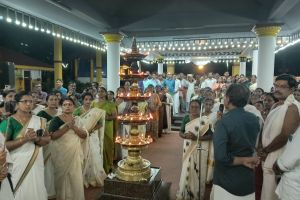ഒരു ലോകം ഒരു പ്രാർത്ഥന: ജഗന്നാഥ ക്ഷേത്രാങ്കണം പ്രാർത്ഥനാനിർഭരമായി.