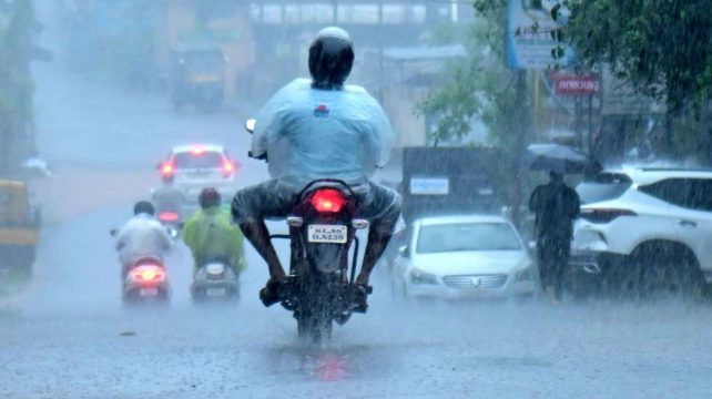 തുലാവർഷം കനത്തു; നാല് ജില്ലകളിൽ ഓറഞ്ച് അലർട്ട്, പാലക്കാട് അവധി