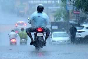തുലാവർഷം കനത്തു; നാല് ജില്ലകളിൽ ഓറഞ്ച് അലർട്ട്, പാലക്കാട് അവധി