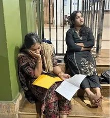 കളക്ടറേറ്റിലെ പിരിച്ചുവിടൽ: ഭരണകൂട നടപടിക്കെതിരെ സമരം ശക്തമാക്കി വനിതാ ടൈപ്പിസ്റ്റുമാർ