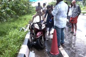 ചേരാനല്ലൂർ വാഹനാപകടം: ജഡ്‌ജിക്കെതിരെ തിടുക്കപ്പെട്ട് നടപടിയെടക്കേണ്ടെന്ന് ഹൈക്കോടതി; കൊച്ചി കമ്മീഷണറെ മാറ്റി