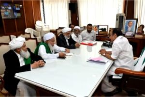 വഖഫ് ബോർഡ് പുനഃസംഘടന വിവാദം: മുഖ്യമന്ത്രിയുമായി സമസ്ത ഇ.കെ. വിഭാഗം നേതാക്കൾ കൂടിക്കാഴ്ച നടത്തി